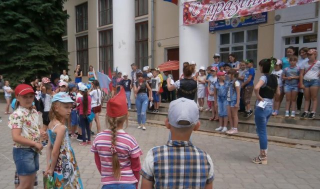 Погода в ст новорождественская. ДК станица Новорождественская. Станица Новорождественская Тихорецкий район Краснодарский. Школа 8 станицы Новорождественской Тихорецкого района. ДК В Новорождественской Тихорецкого района.